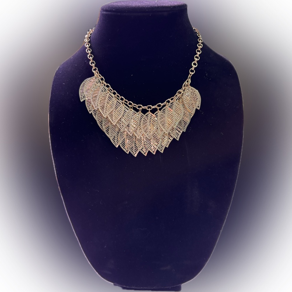 Gold tone Leaf Motif Necklace Two Tier